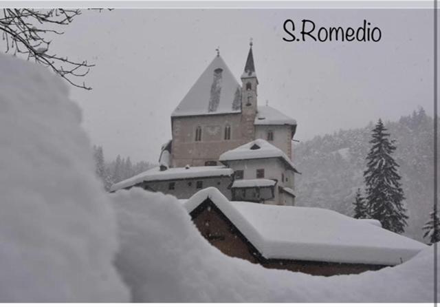 Appartamento Da Romina Con Parcheggio Gratuito Sanzeno Exteriör bild