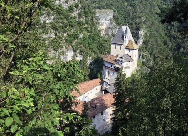 Appartamento Da Romina Con Parcheggio Gratuito Sanzeno Exteriör bild