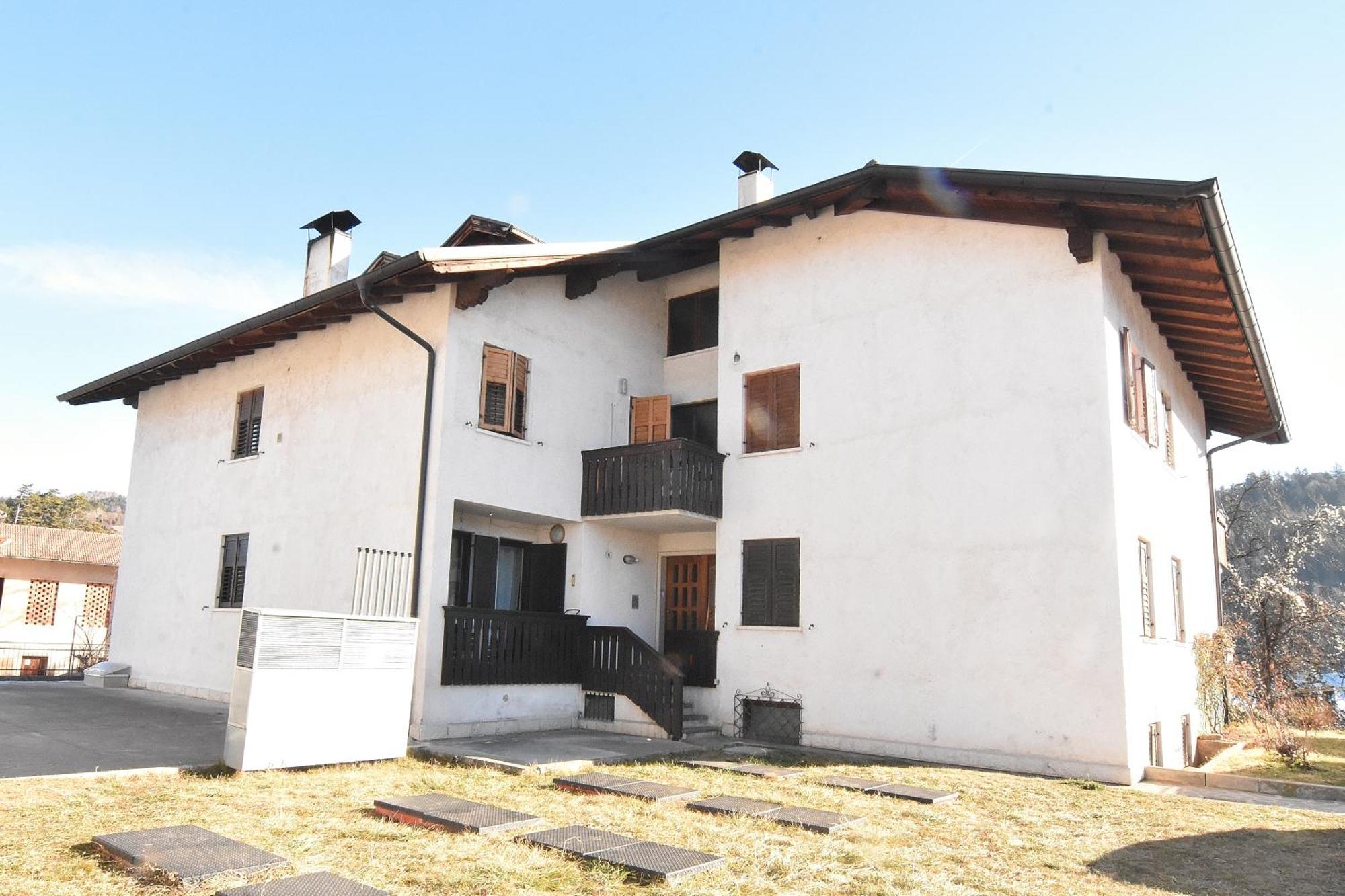 Appartamento Da Romina Con Parcheggio Gratuito Sanzeno Exteriör bild